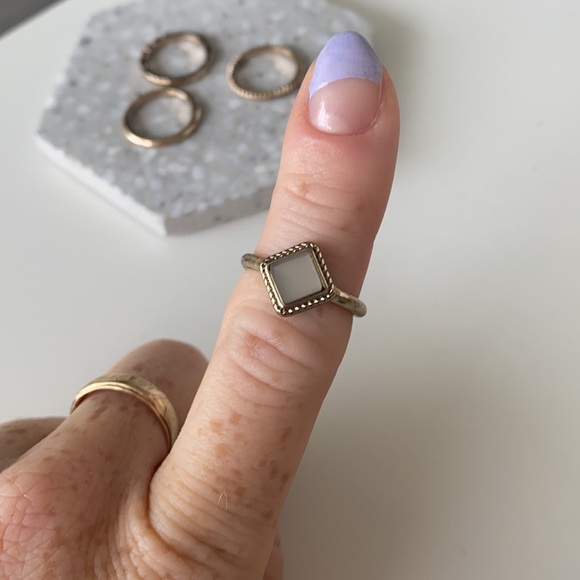 Stackable gold rings - Picture 2 of 6